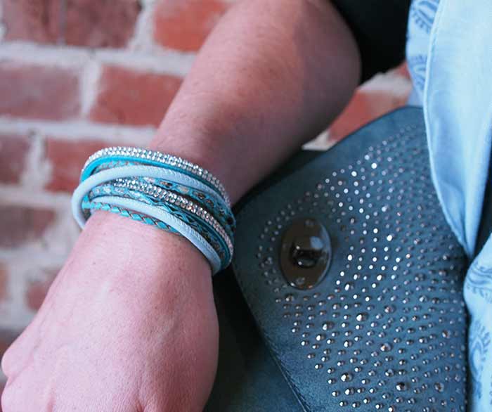Bracelet et sac bleus Bracelet et sac bleus